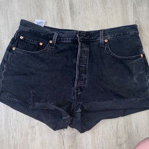 LEVI JEAN SHORTS